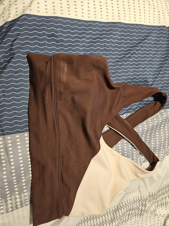 Wilo The Label Other - Two-Tone Brown & Cream Sports Bra with Supportive Straps